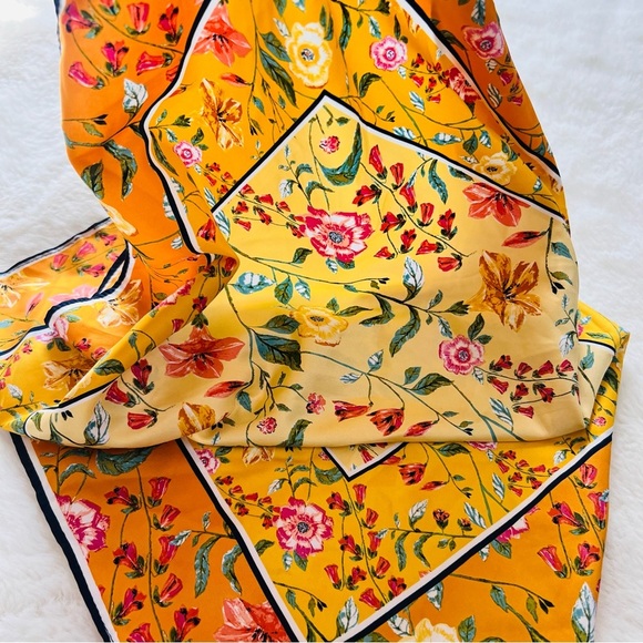 ⸻

Vibrant Floral Silk Scarf – 21”x21” - Picture 3 of 4